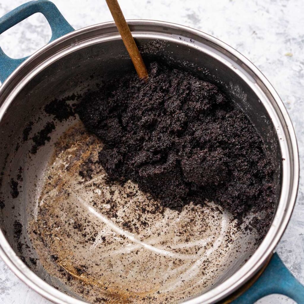 cooked poppy seed filling in a pot